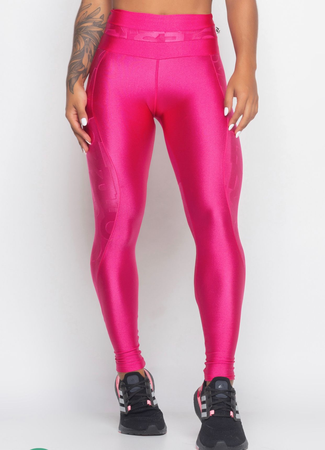 Pink leggings and top set with shine and spot texture (VERT)